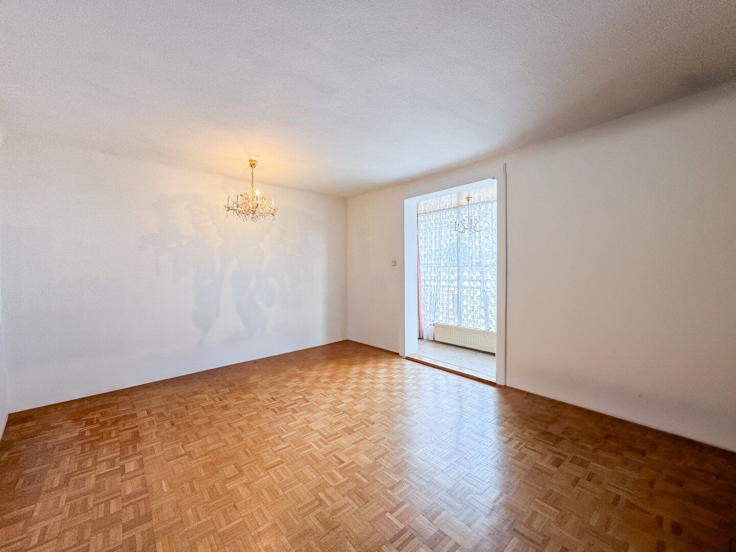 DACHGESCHOSSWOHNUNG MIT TERRASSE - möbliert oder unmöbliert