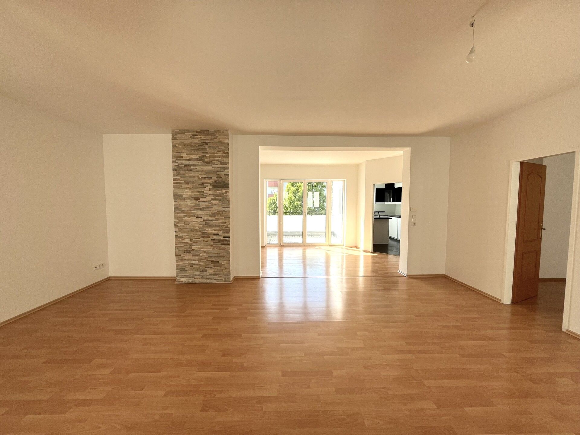 Wunderschöne 4,5 Zimmer Wohnung - WG tauglich!