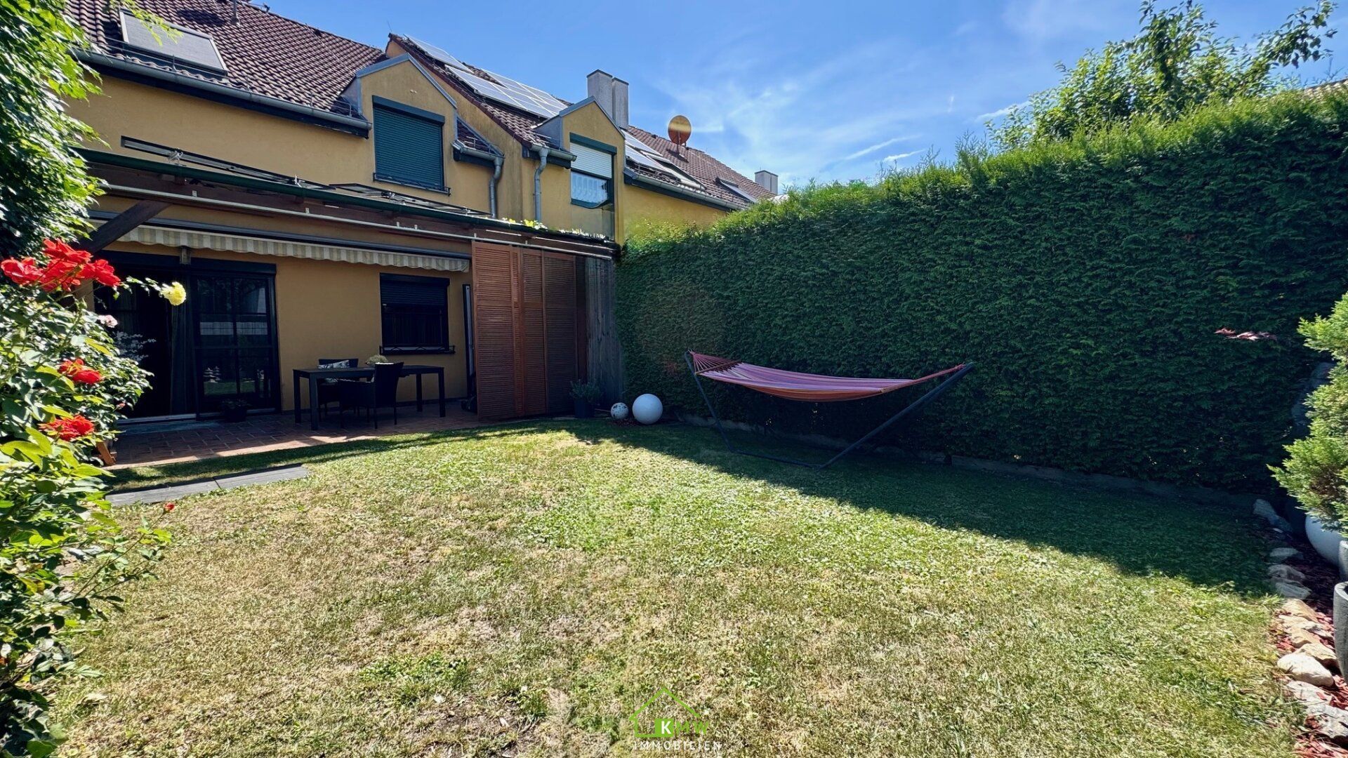 Familienglück: saniertes, gepflegtes Reihenhaus mit Keller, Garten und Terrasse