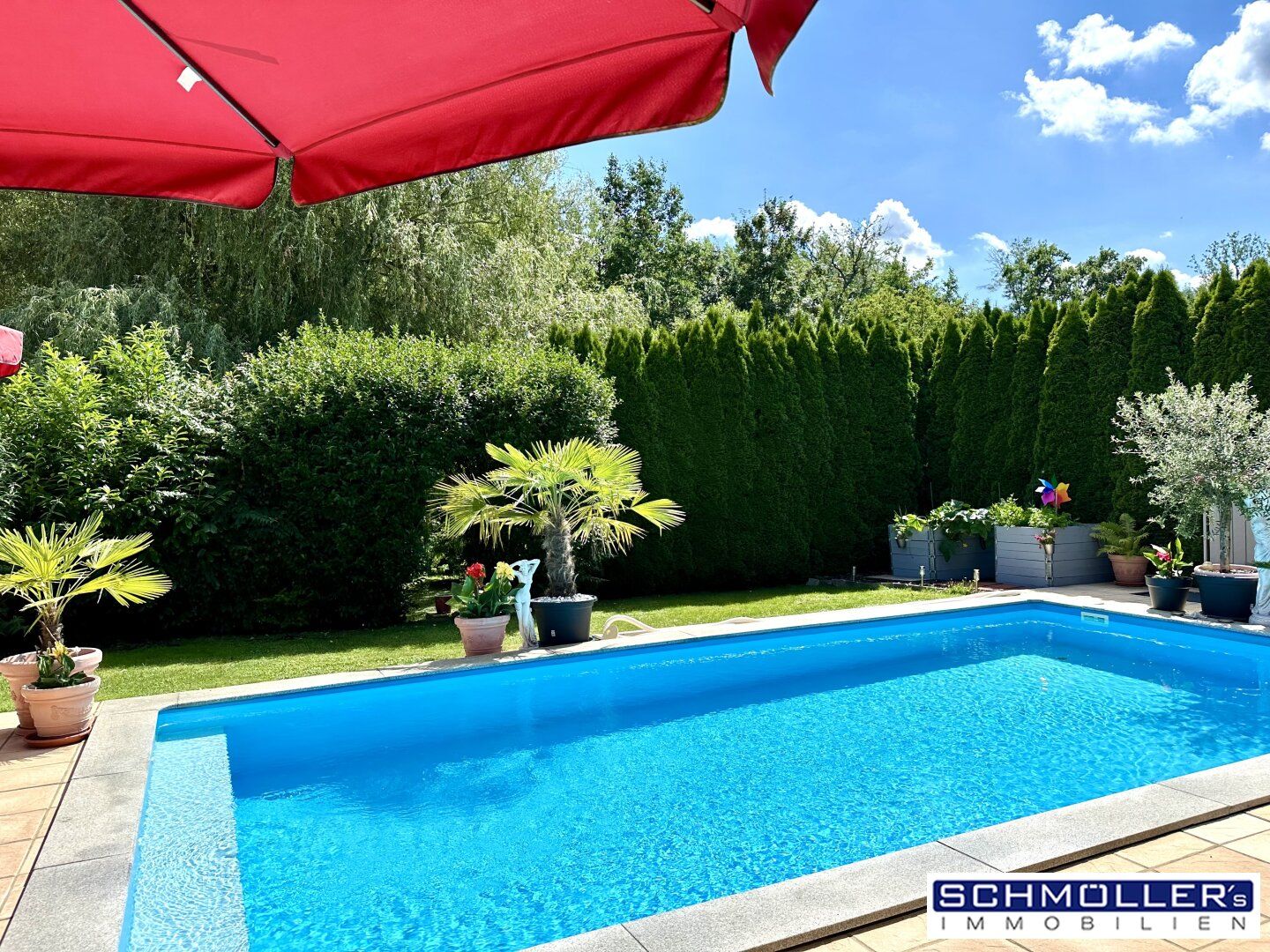 Wohlfühl-Bungalow mit Pool in idyllischer Lage