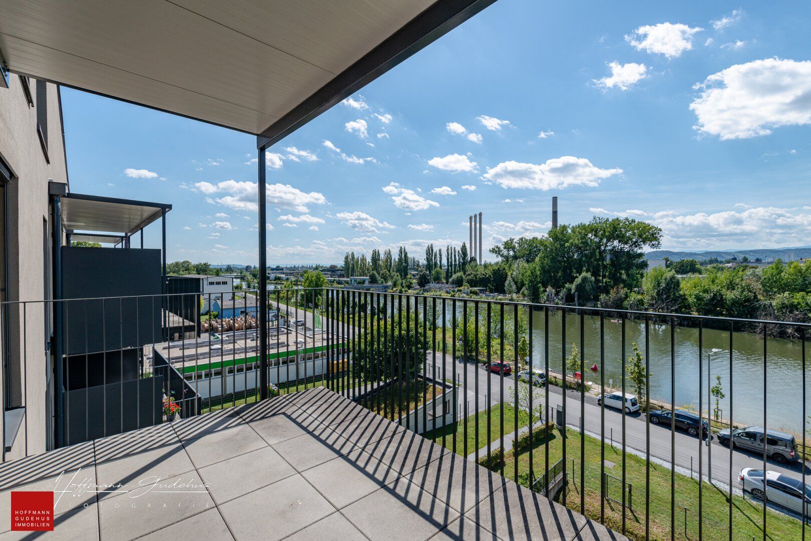 MODERNE 2-ZIMMER-WOHNUNG MIT BALKON