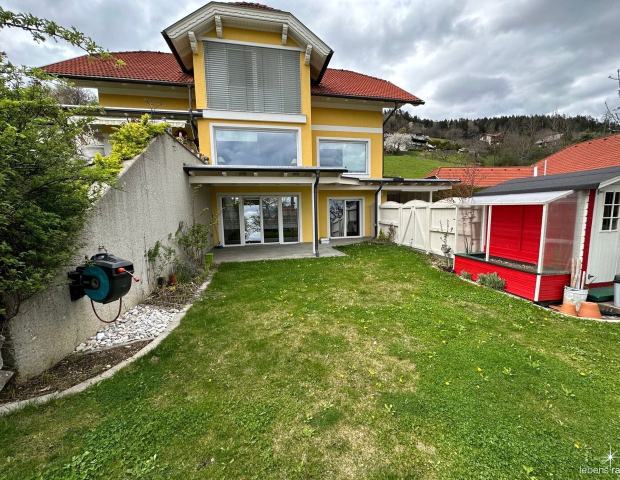 Hochwertig ausgestattete 2-Zimmer-Wohnung mit Garten in Seeboden-Lieserhofen. Miete.