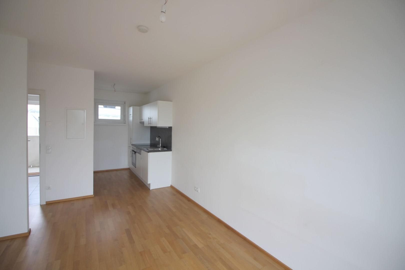 ZENTRALE 2-ZIMMER-WOHNUNG MIT BALKON