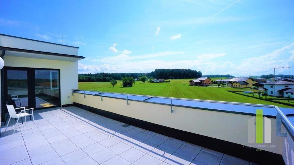 Beeindruckende 3 Zimmerwohnung mit großer Dachterrasse, Carportplatz und Stellplatz