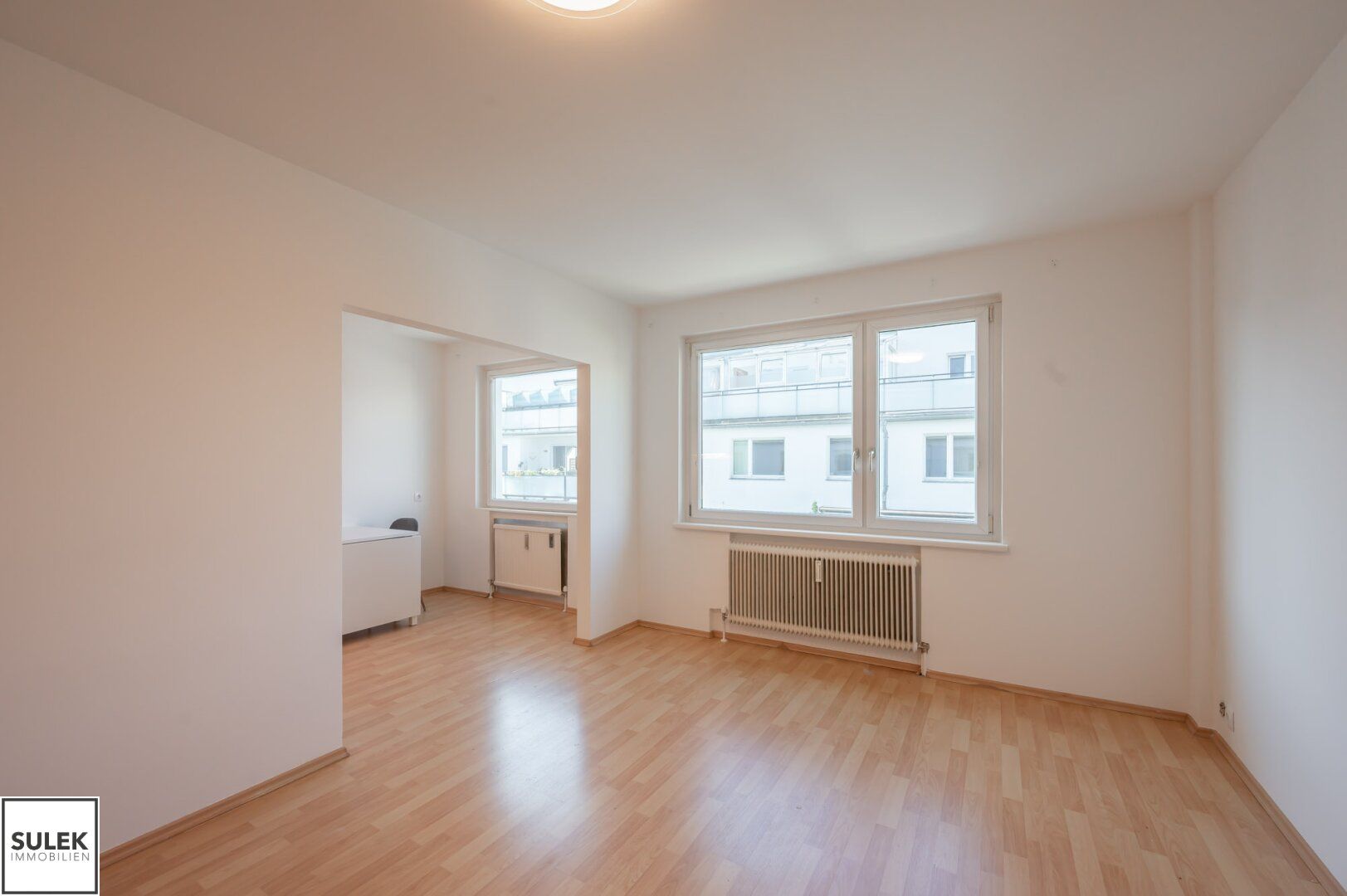 Single Hit Wohnung mit praktischem Grundriss direkt an der U1 - ab 1.11.25!