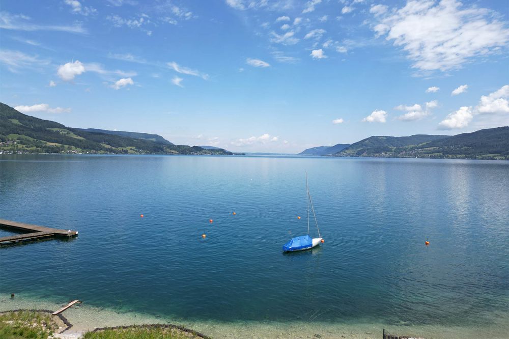 Se(e)hnsucht nach dem Attersee?  4-Zimmer Wohnung mit Seezugang und Liegewiese