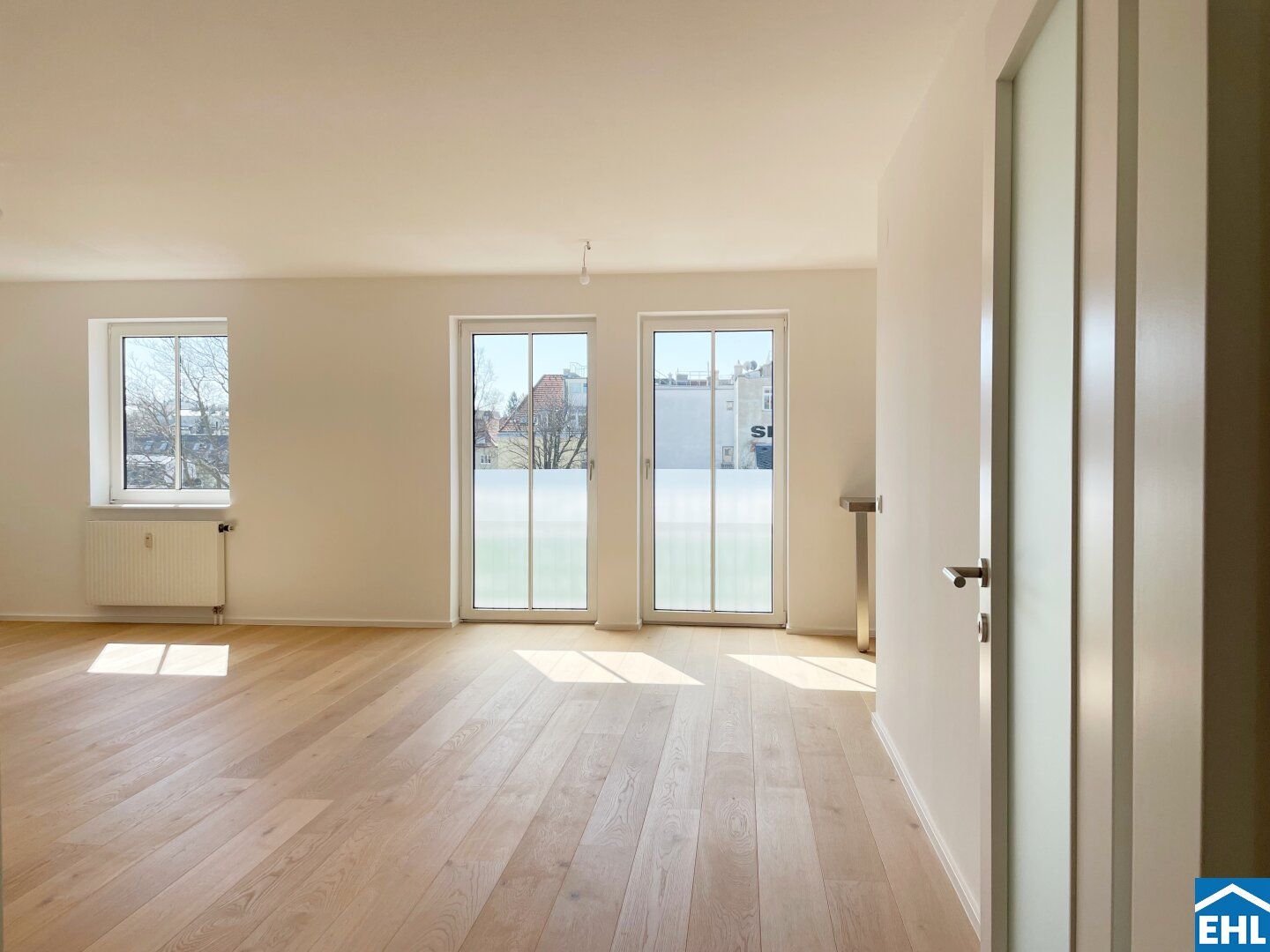 Urban Living with Style - Bright Apartment in the Heart of the 19th District