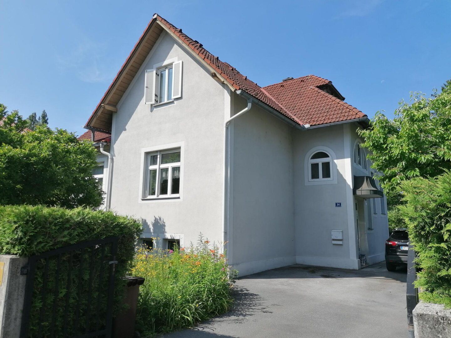 Villa mit schönem Garten in zentraler Lage