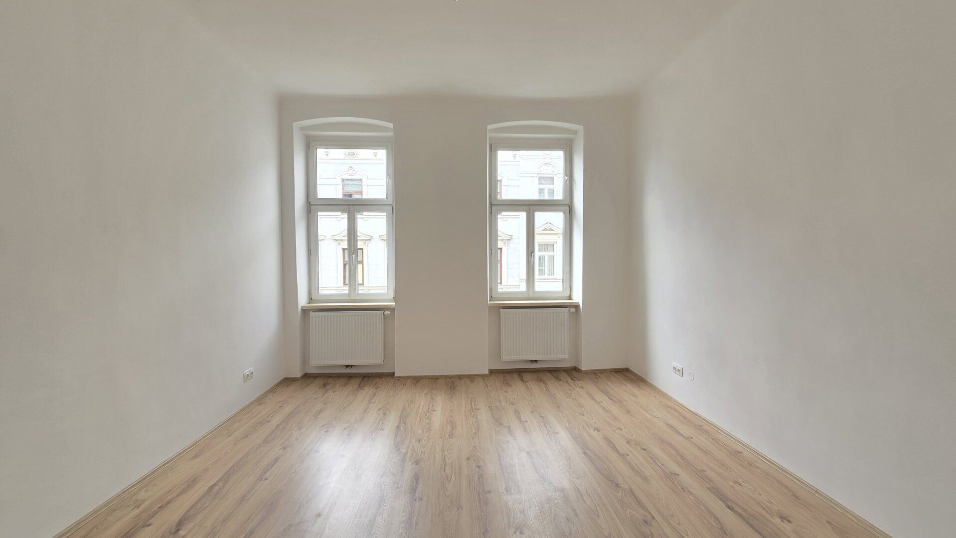 Erstbezug, 1 Zimmer und ein Kabinett, Lichtdurchflutete Räumlichkeiten