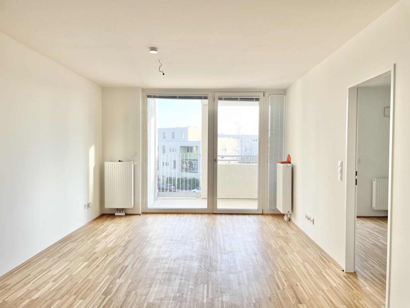 PROVISIONSFREI VOM EIGENTÜMER! TOLLE 2-ZIMMER-WOHNUNG MIT LOGGIA NÄHE U6!