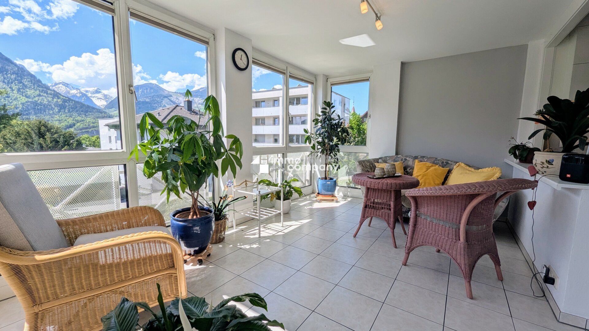 Moderne 3-Zimmer-Wohnung mit Südbalkon in Bludenz - inkl. neuer Küche und KFZ-Garagenplatz!