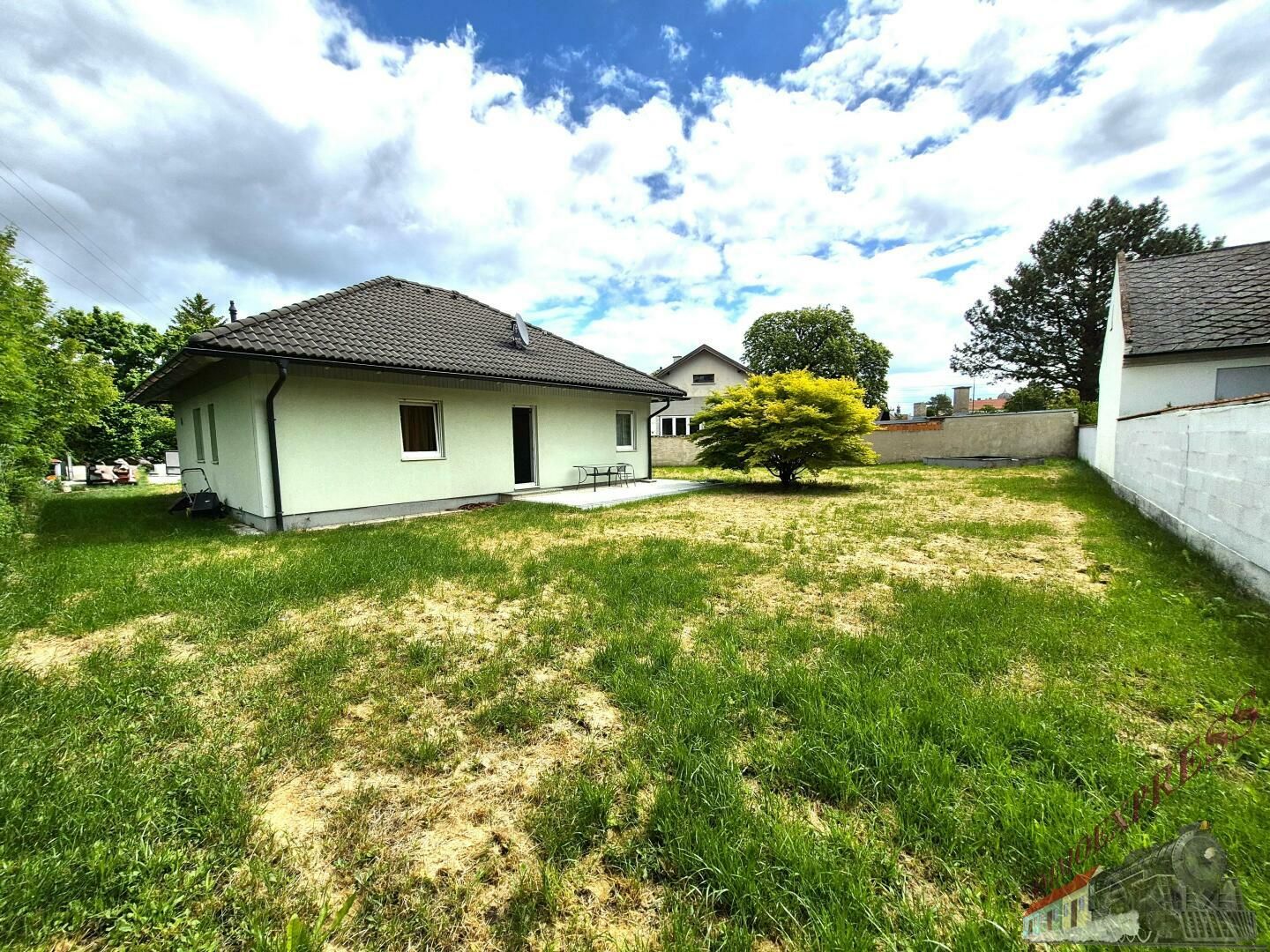 Bungalow mit ausgezeichneter Infrastruktur