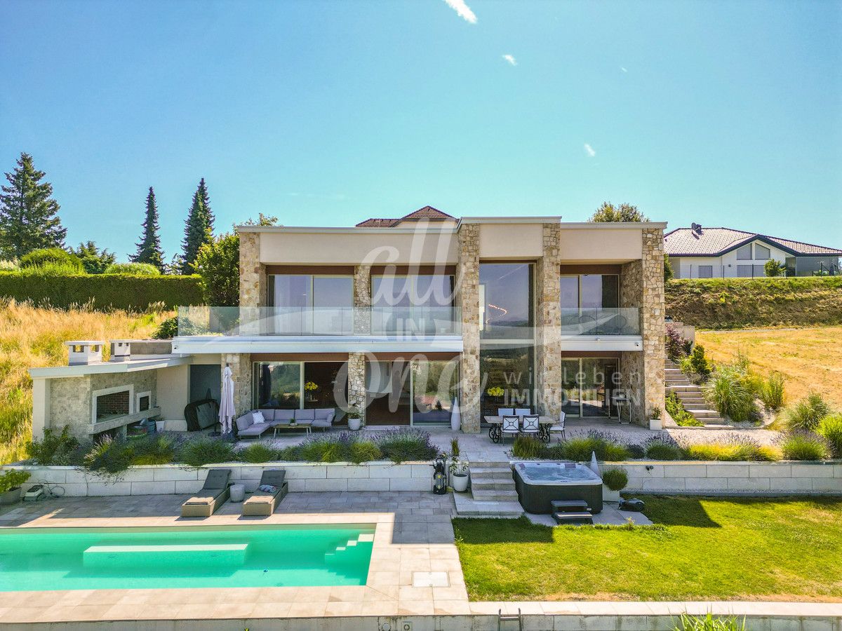 Exklusive Villa mit Wörthersee- und Stadtblick am Radsberg- Luxuswohnen auf höchstem Niveau