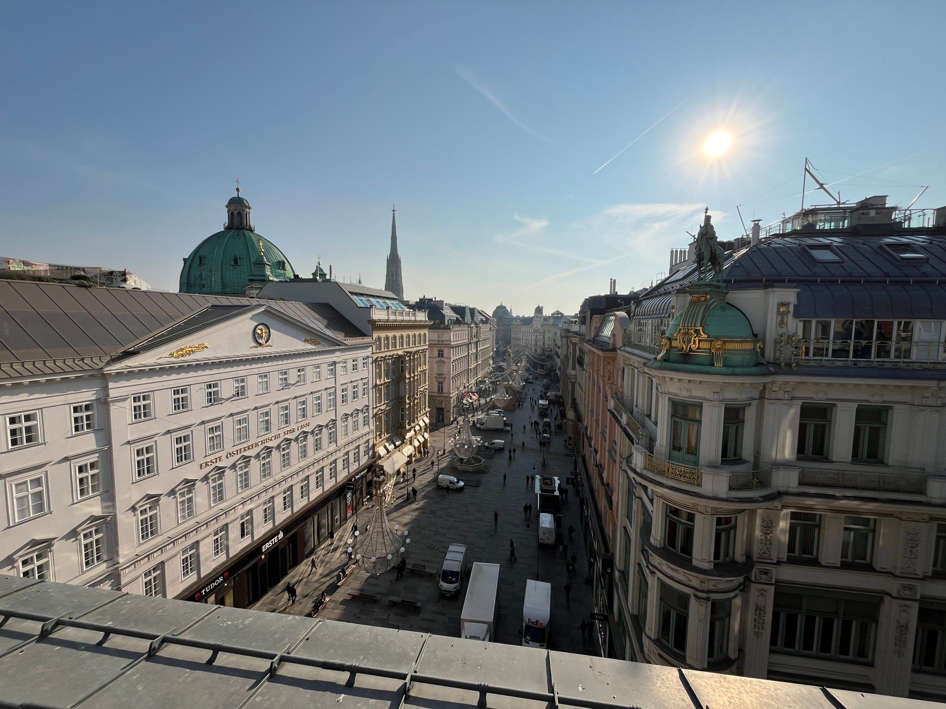 Exklusive 3-Zimmer-DG-Wohnung mit Blick über den Graben zu mieten in 1010 Wien