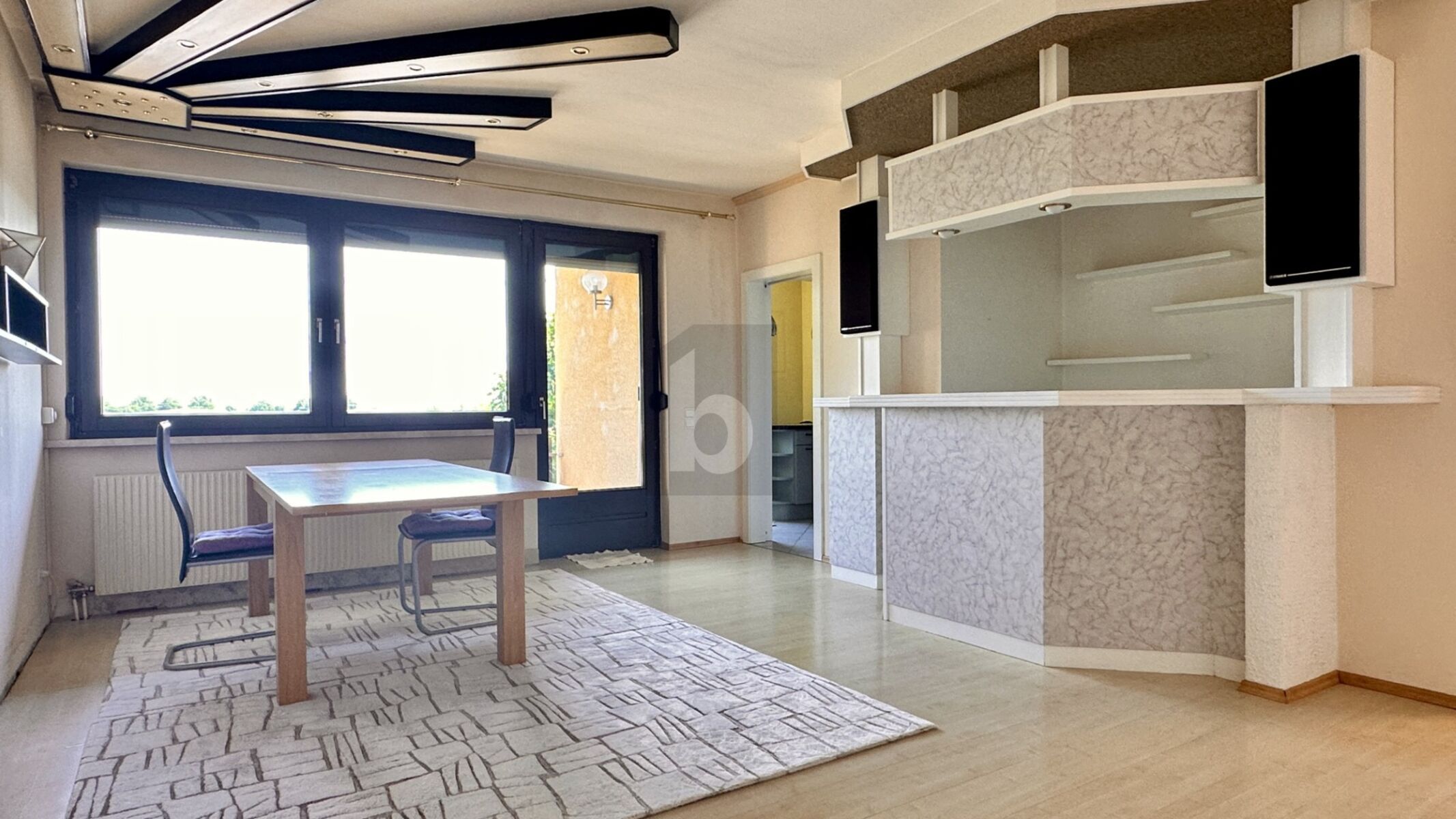 BARRIEREFREIER ZUGANG MIT BALKON & PKW STELLPLATZ