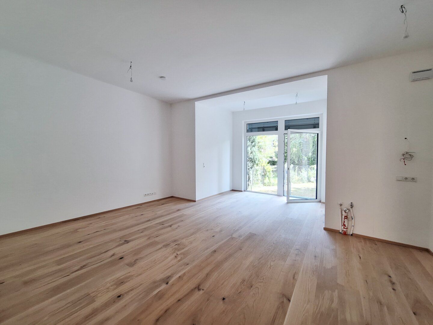 Gartenidylle trifft Komfort: Exklusive 3-Zimmer-Wohnung