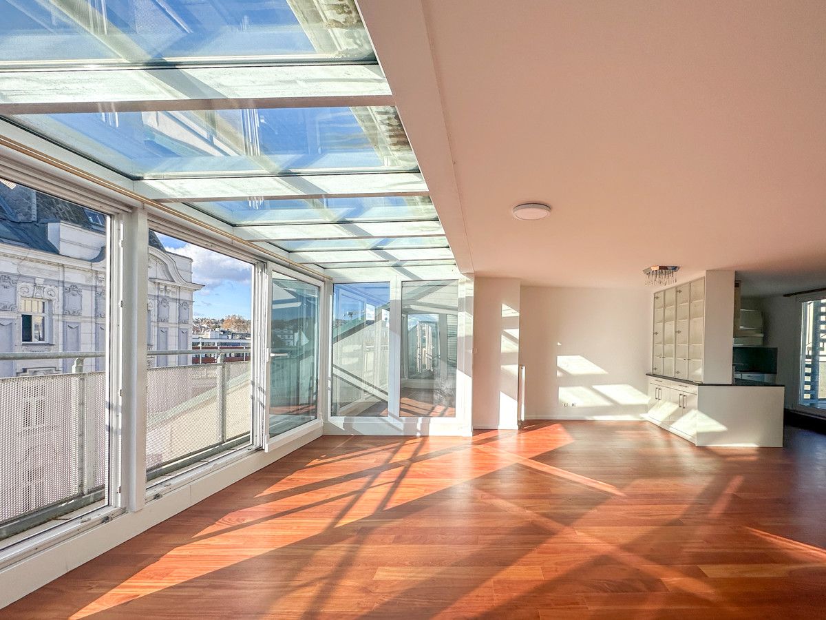 Fantastische Dachgeschosswohnung mit weitläufiger Terrasse im 18. Bezirk