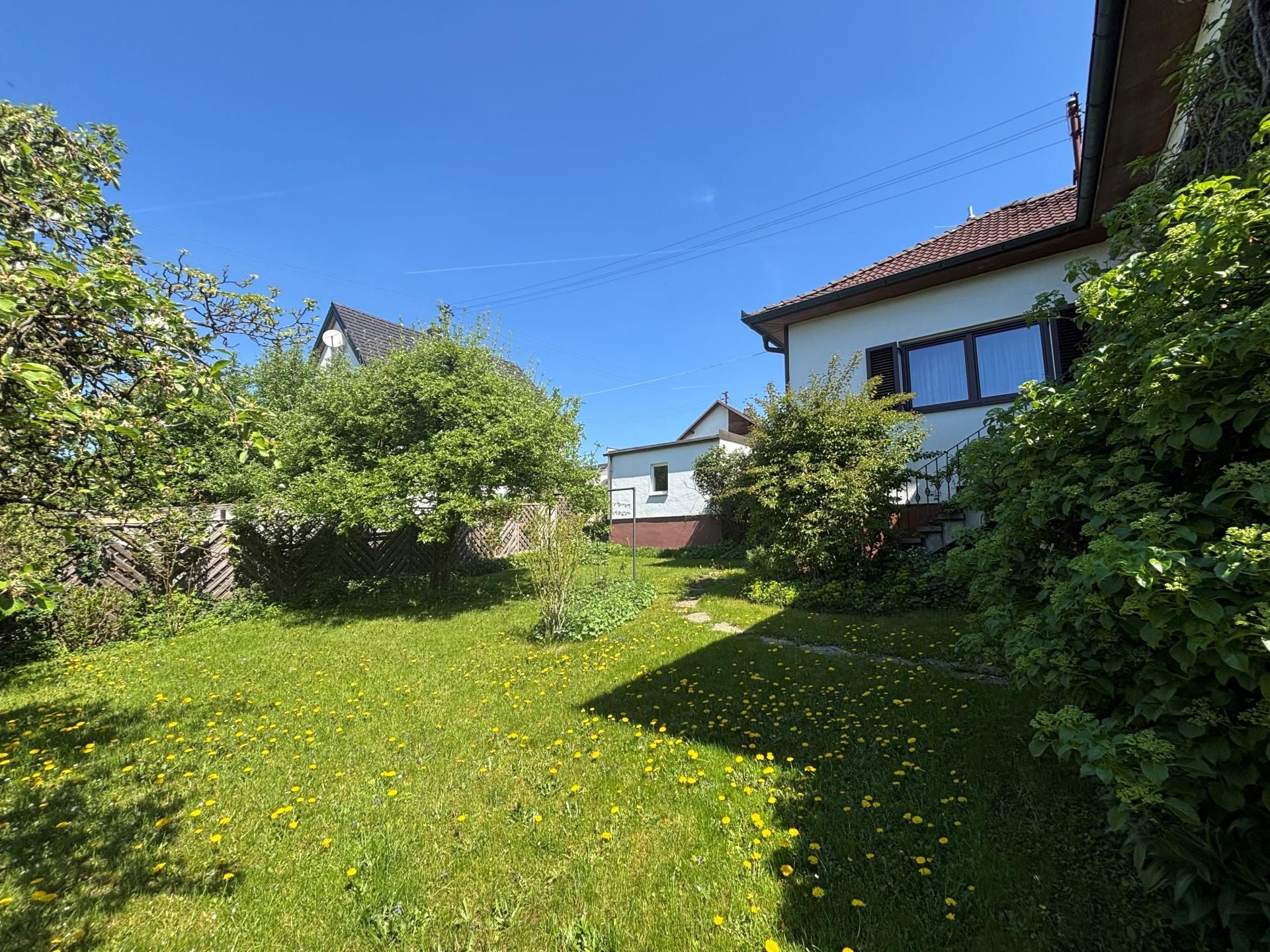 Großzügiger Bungalow mit Garten - ruhig gelegen & liebevoll gepflegt