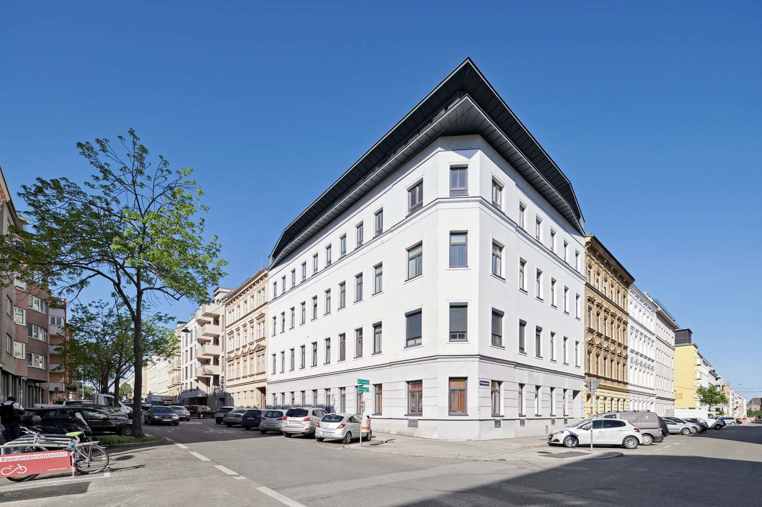 Perfekt geschnittene 2-Zimmer-Wohnung mit Loggia in ruhiger Hoflage - Nähe U3 Ottakring