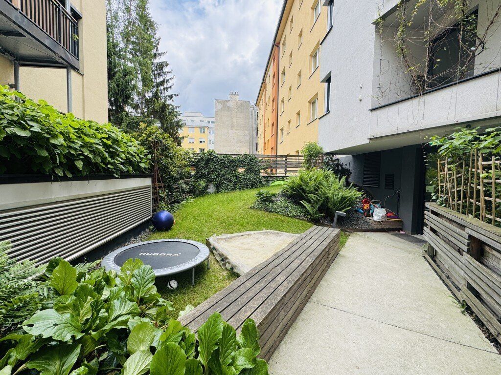 Neuwertige 3-Zimmer-Wohnung mit Loggia und Gemeinschaftsgarten