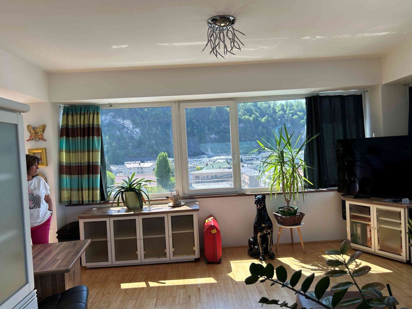 Neuwertige Penthouse-Wohnung im obersten Geschoß mit Rund-um-Blick über die Stadt Salzburg !