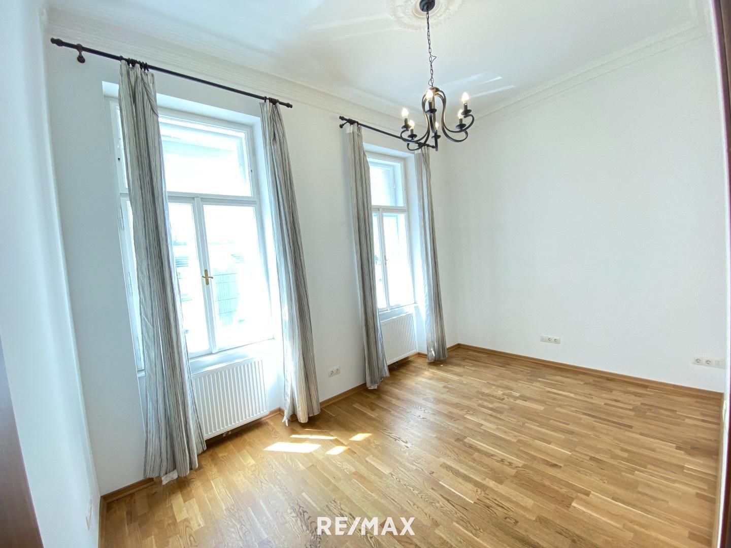 6 Zimmer Wohnung/Ordination/Büro/Praxis nahe des Parlaments!