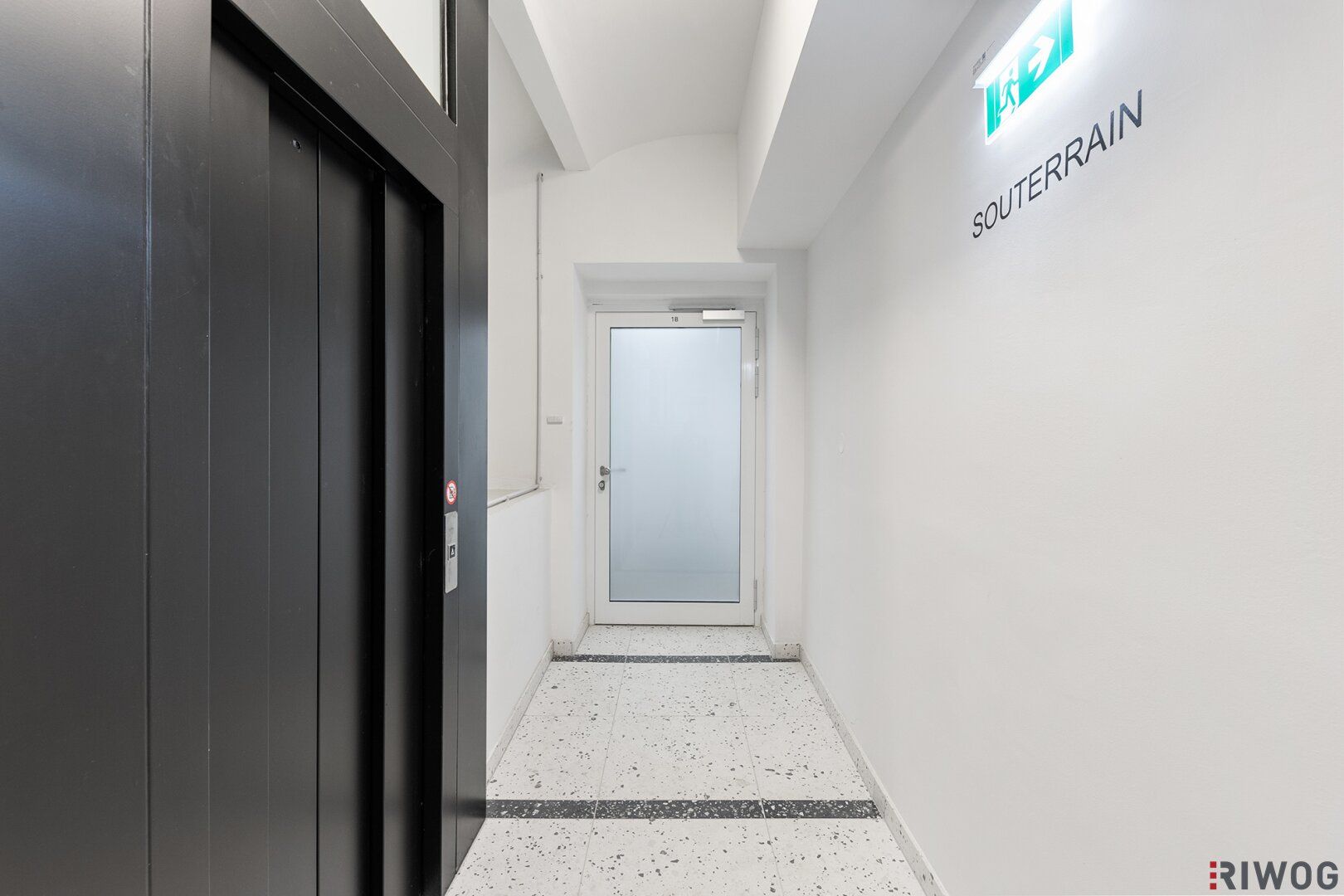 5,5% Rendite - Büro im aufwendig sanierten Altbau mit technischen Raffinessen und TOP-Mieter - Mehr
