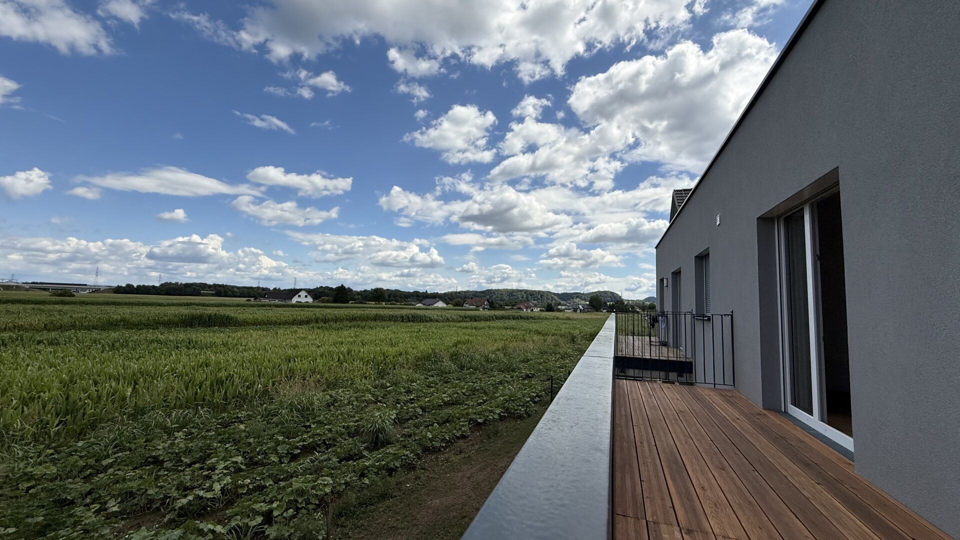 78M2 | ERSTBEZUG | 2x CARPORT | KELLERABTEIL | BALKON