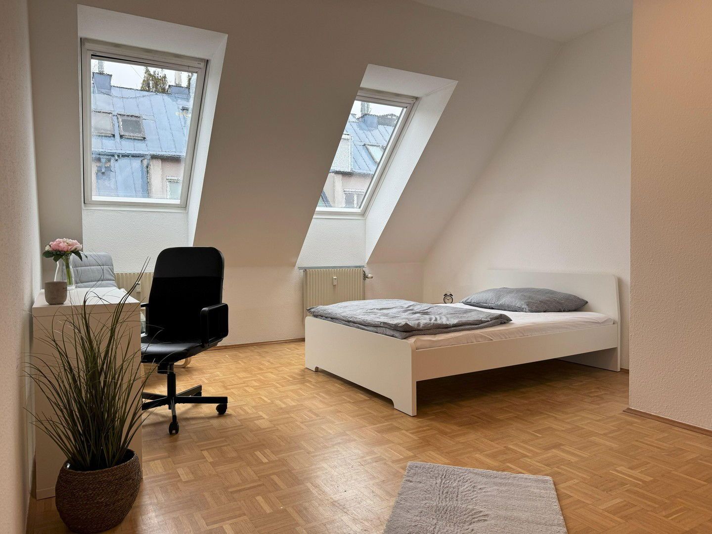 Liebevoll eingerichtes 21m²-Zimmer in 3er WG in bester Lage im 6.Bezirk