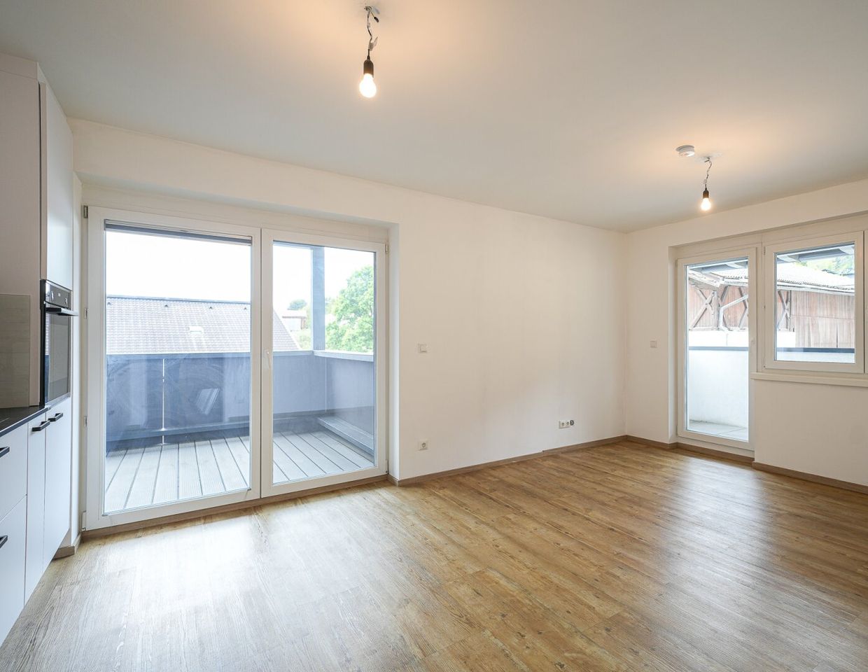 NEUWERTIGE 2-ZIMMERWOHNUNG MIT BALKON IN GUTER LAGE ZU VERKAUFEN