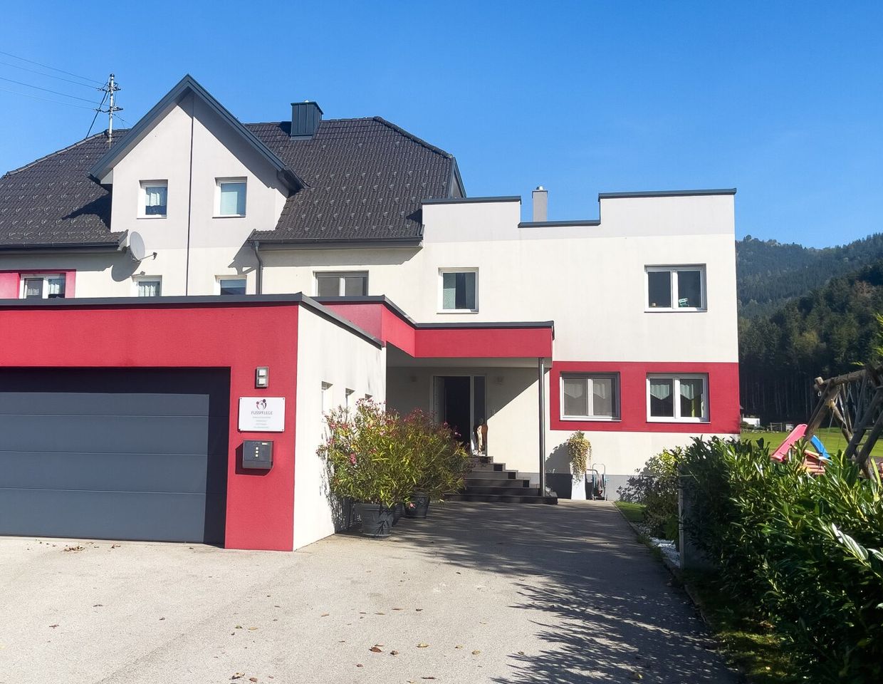 Traumhaftes Familienhaus in Friesach mit großzügigen Garten & Bürofläche!