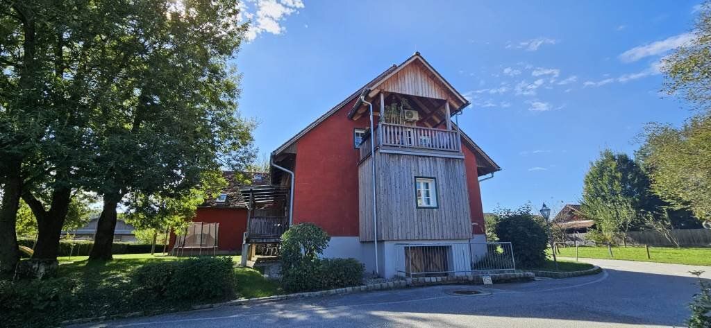 * * Zinshaus mit 13 vermieteten Wohneinheiten in idyllischer, zentraler Lage! * *