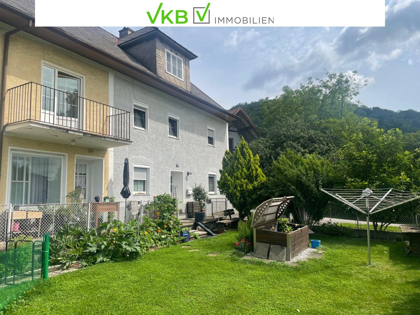 Pulgarn bei Linz: Hausanteil mit Garten und Garagen - ländliches Flair