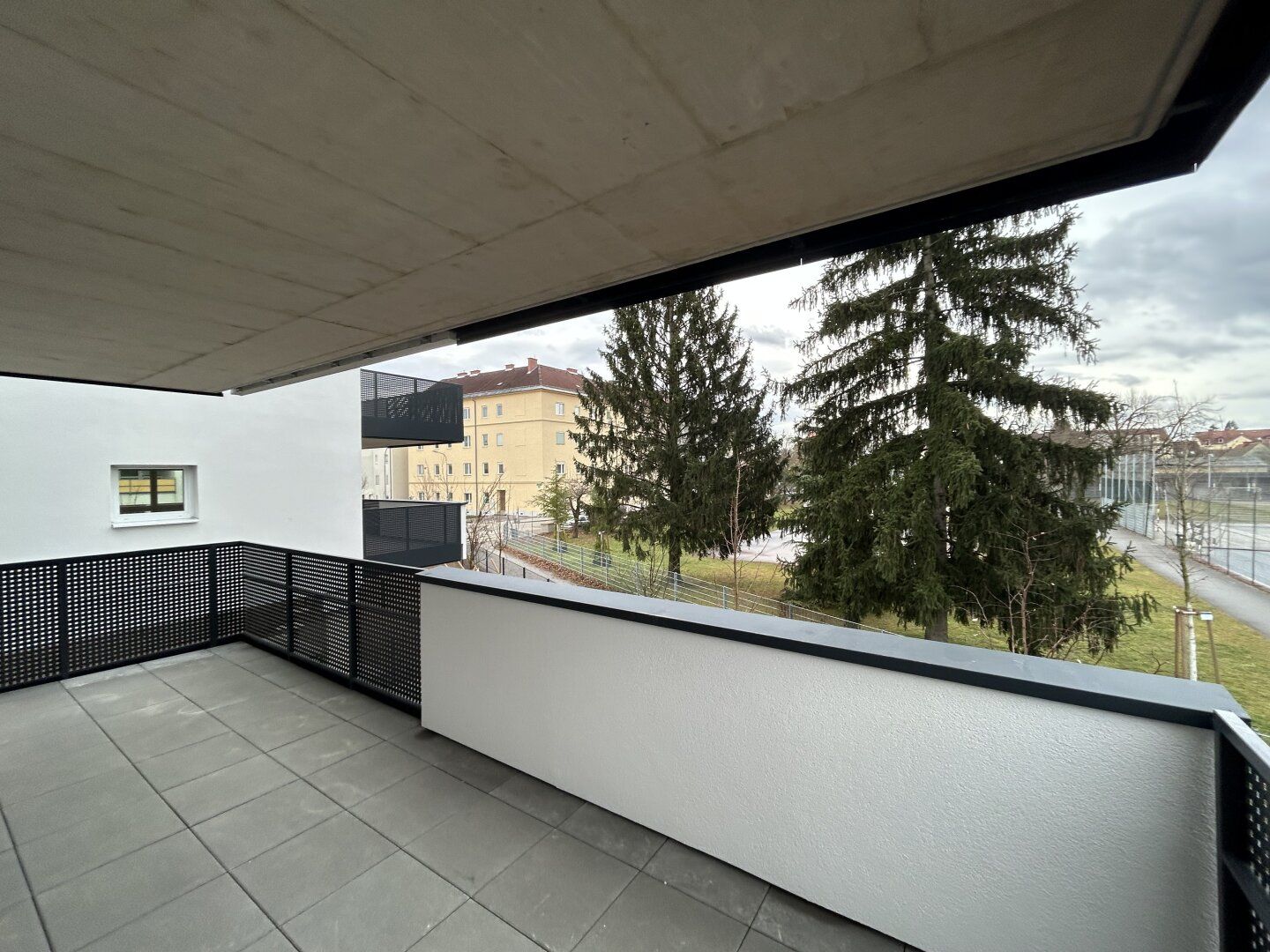 Moderne 3 Zimmerwohnung mit sehr großem Balkon