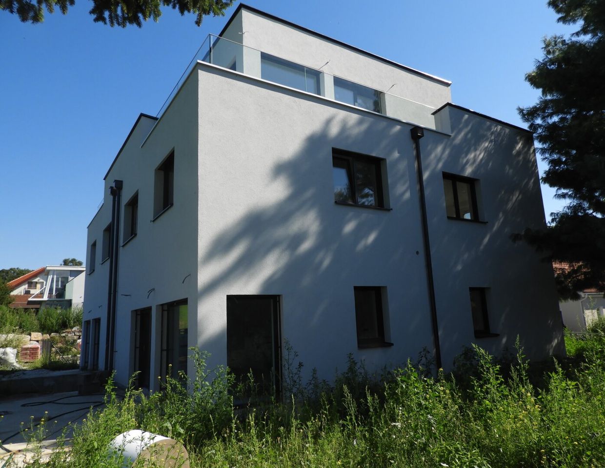 Wunderschöne Doppelhaushälfte mit 172m² Wfl., 5 Zi, Garten, Terrasse 2 Stellplätze in der Nähe von Wiener Neustadt