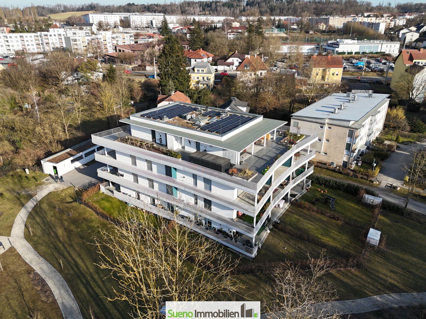 NEUBAU 2-Zi-Wohnung in TRAUMHAFTER Grünlage mit riesen Loggia und Tiefgarage
