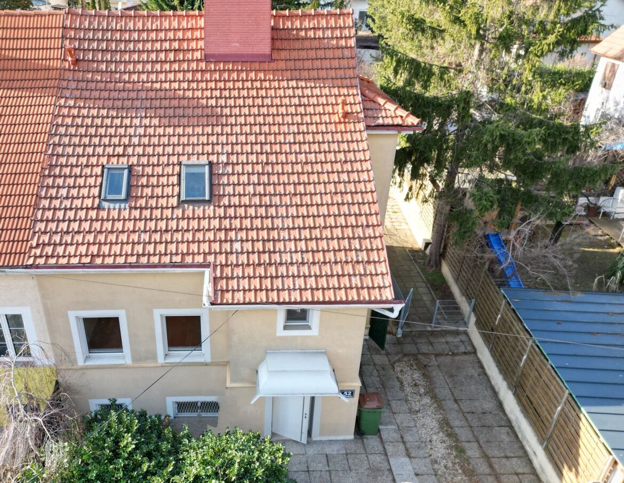 Sofort beziehbar! Charmantes Einfamilienhaus mit Pool nahe Rosenhügel