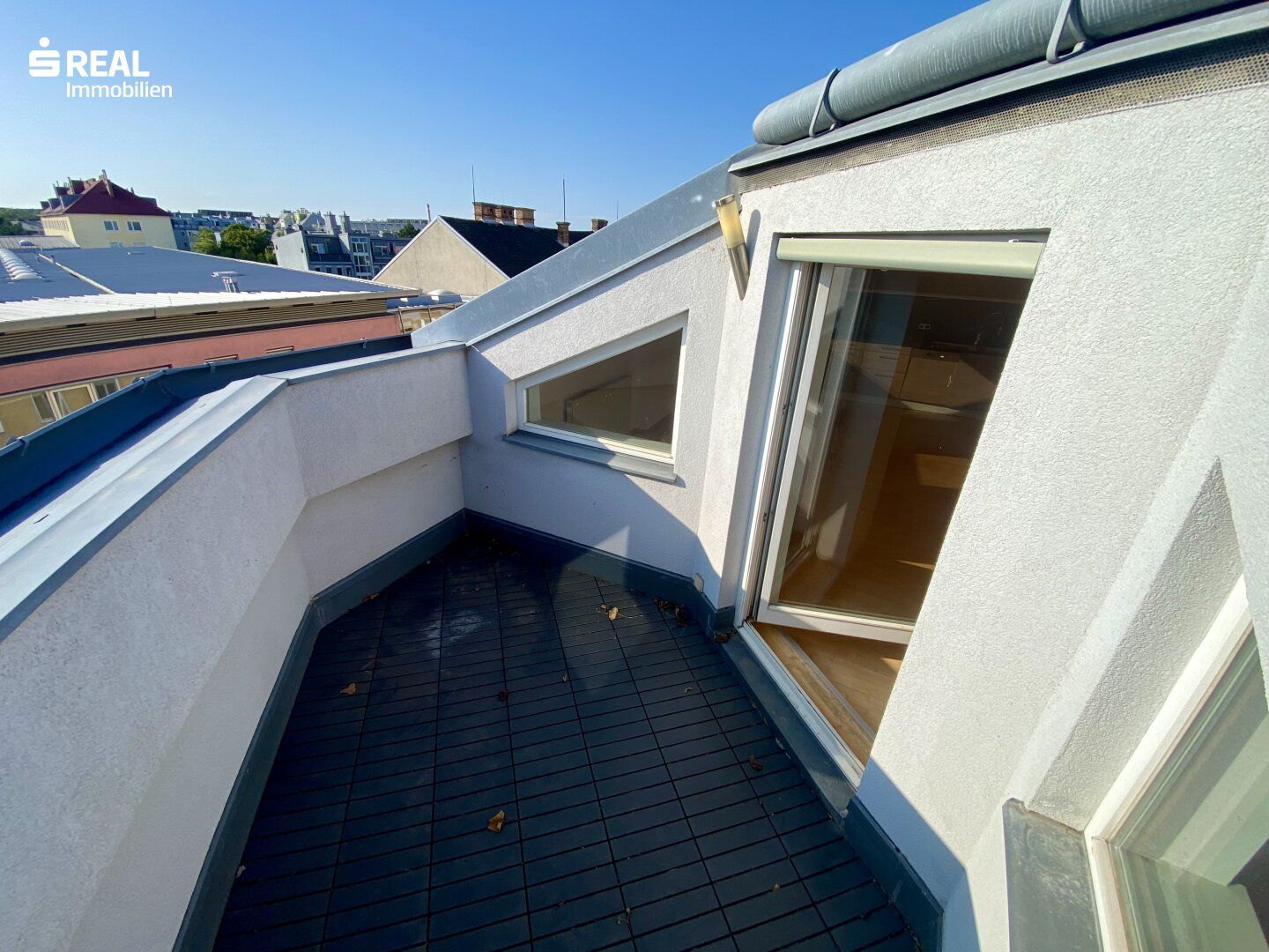 Dachgeschoß 3 Zimmer ca. 93 m² + 6 m² Terrasse