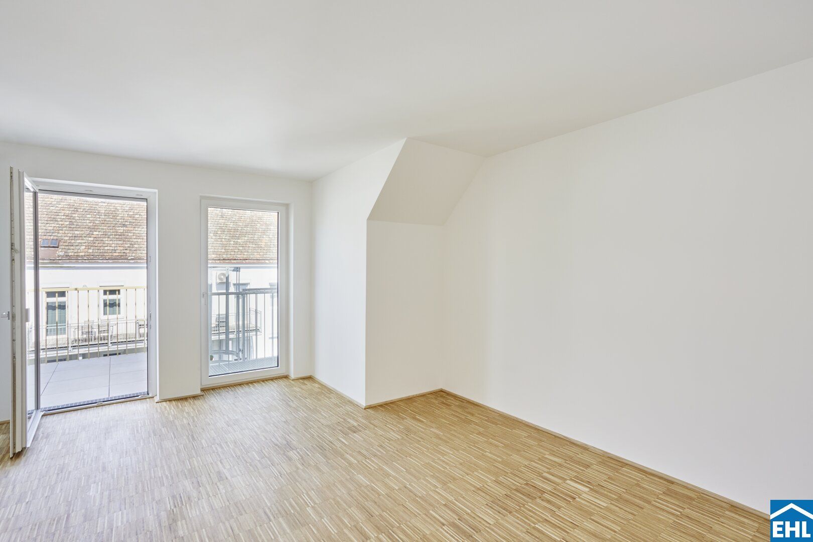 Sonnenaufgang am eigenen Balkon - urbanes Leben mit Fernsicht