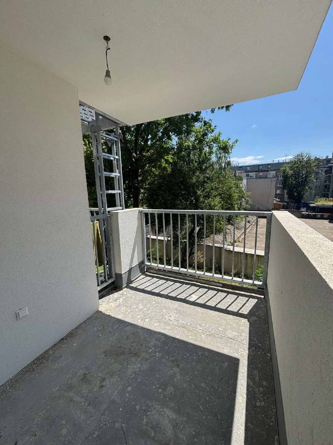 ERSTBEZUG MIT BALKON UND GRÜNBLICK in 1150 Wien