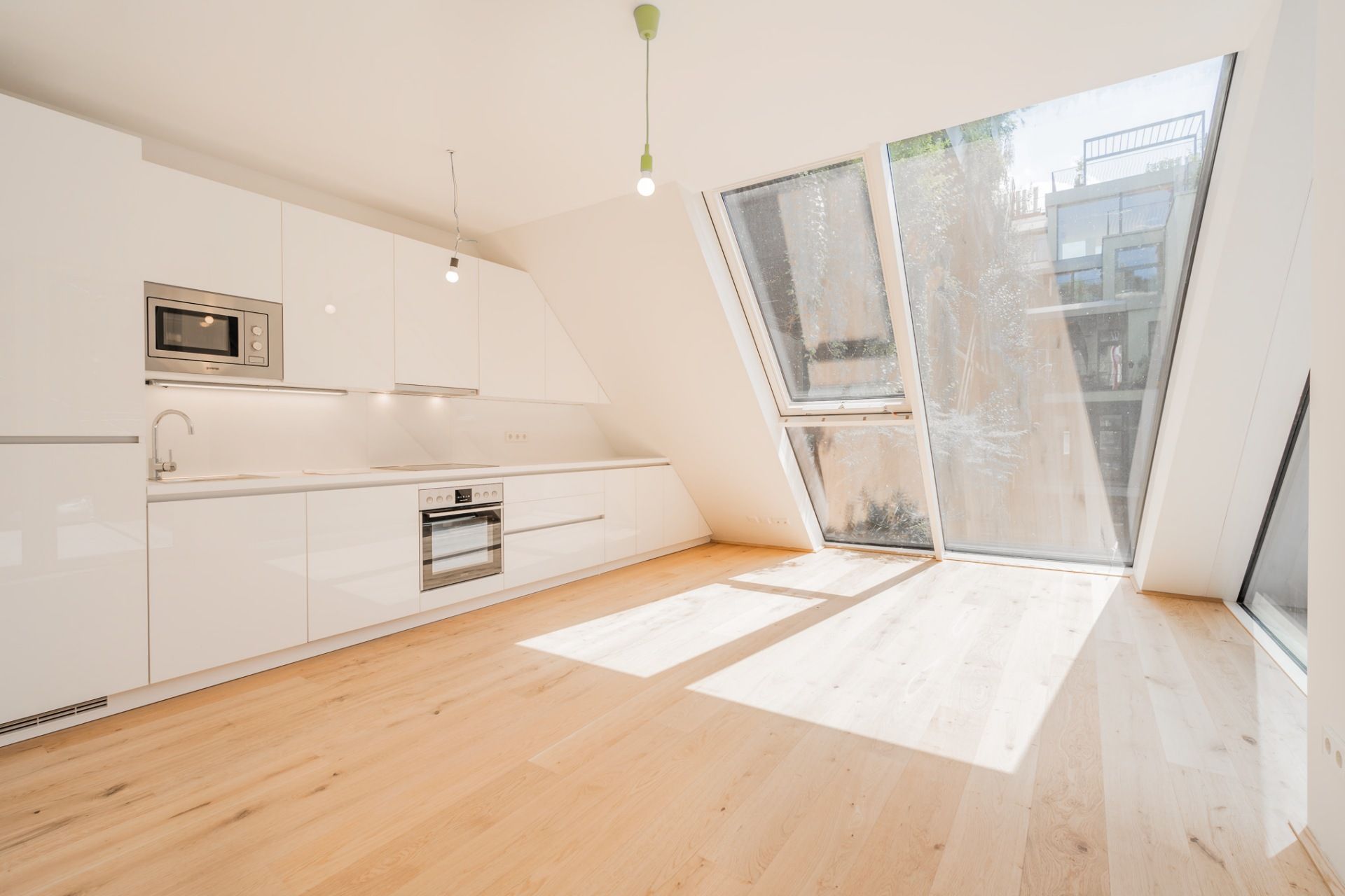 Moderne Dachgeschosswohnung in Trendviertel-ZWEITBEZUG