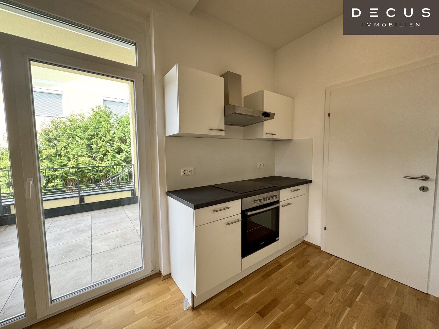| MODERNE 2-ZIMMER WOHNUNG MIT TERRASSE | IN WUNDERSCHÖNER VILLA | HELL & GEMÜTLICH | IDEAL FÜR STUDENTEN, SINGELS ODER PÄRCHEN | NÄHE MED-UNI | TOP LAGE