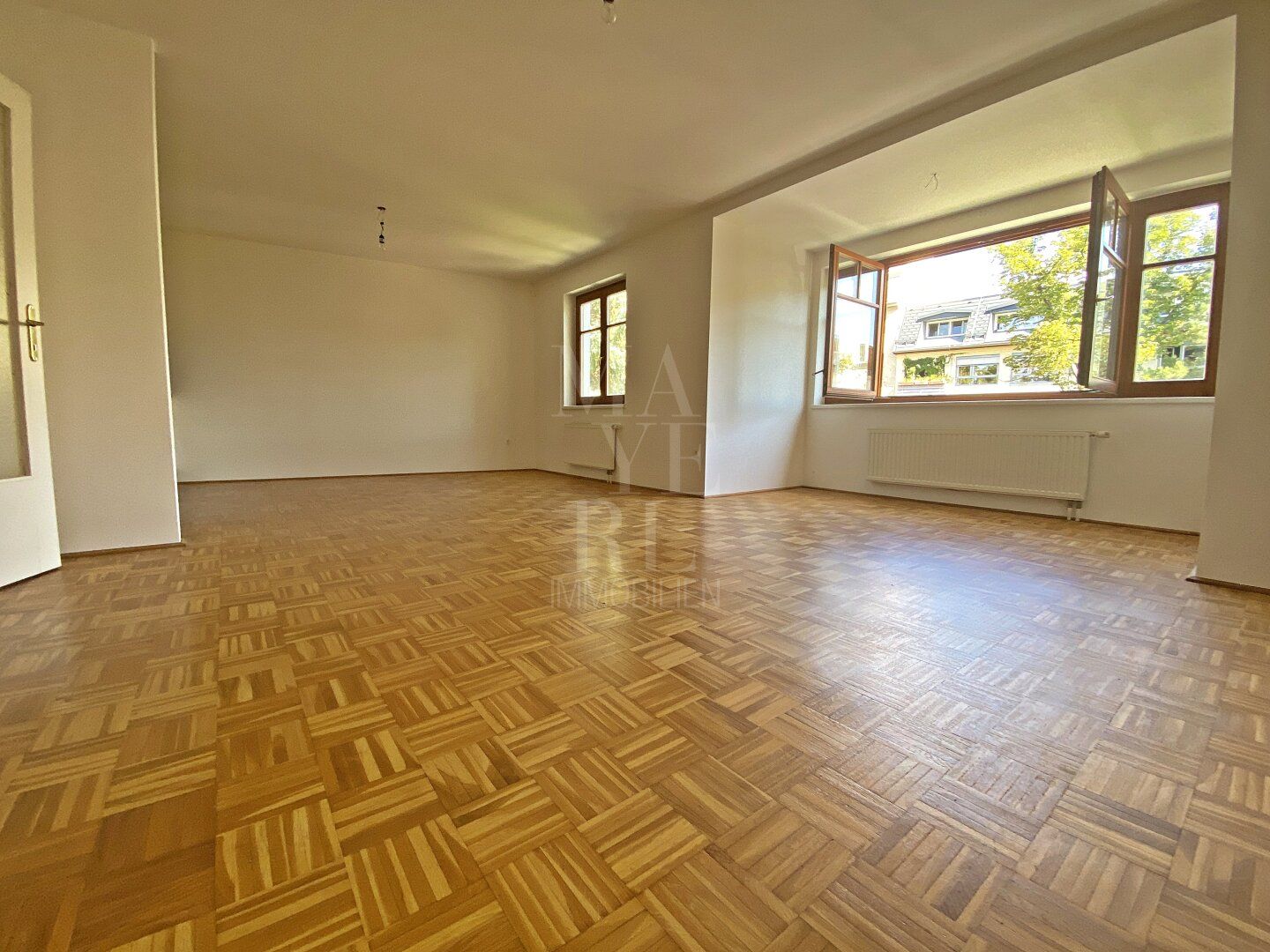 Zentral gelegene, sehr helle und gut aufgeteilte Neubauwohnung