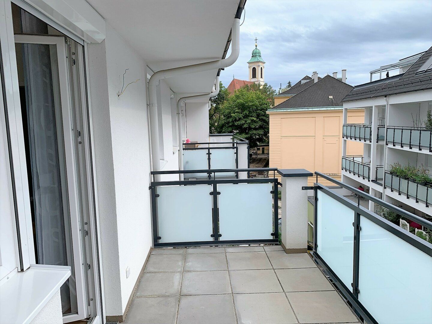 Neuwertige 2 Zimmerwohnung mit südwestlichen Balkon in Bester Lage von Wiener Neustadt!