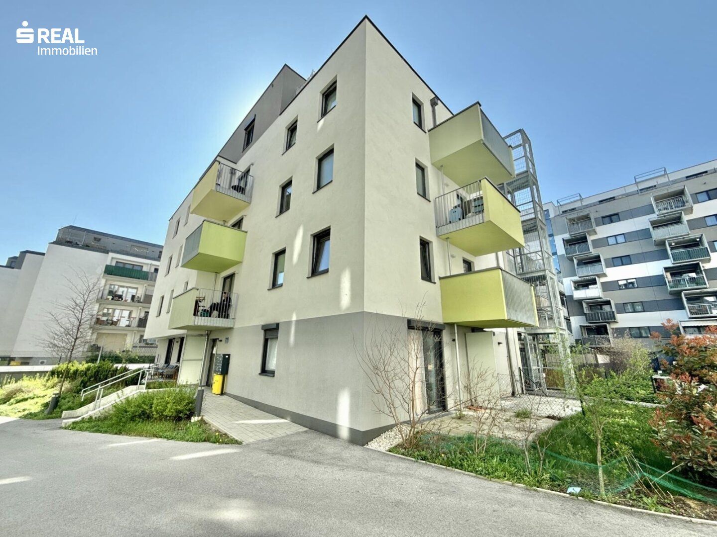 Oberlaa - 2-Zimmer-Eigentumswohnung mit Außenfläche, direkt an der U1