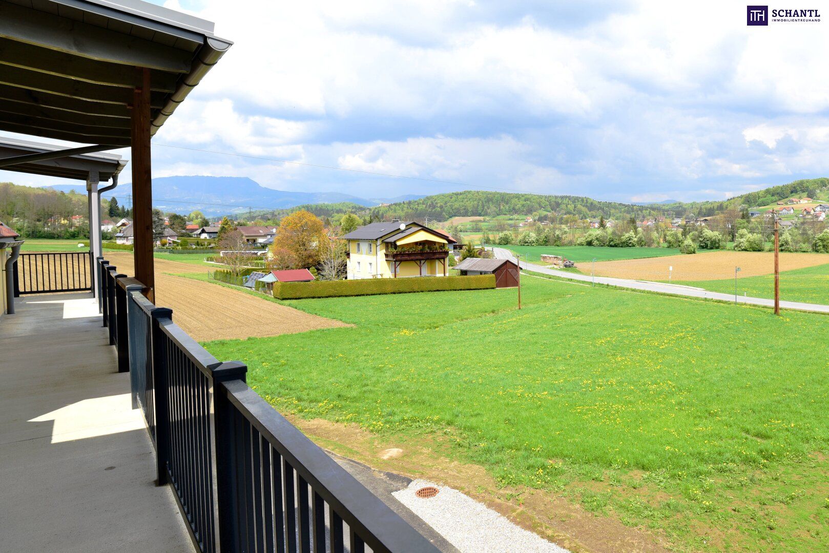 Willkommen in Ihrem neuen Zuhause! Stilvolle 3-Zimmer-Wohnung mit sonniger Südwest-Dachterrasse und hochwertiger Nolte-Küche - genießen Sie Wohnen auf hohem Niveau!