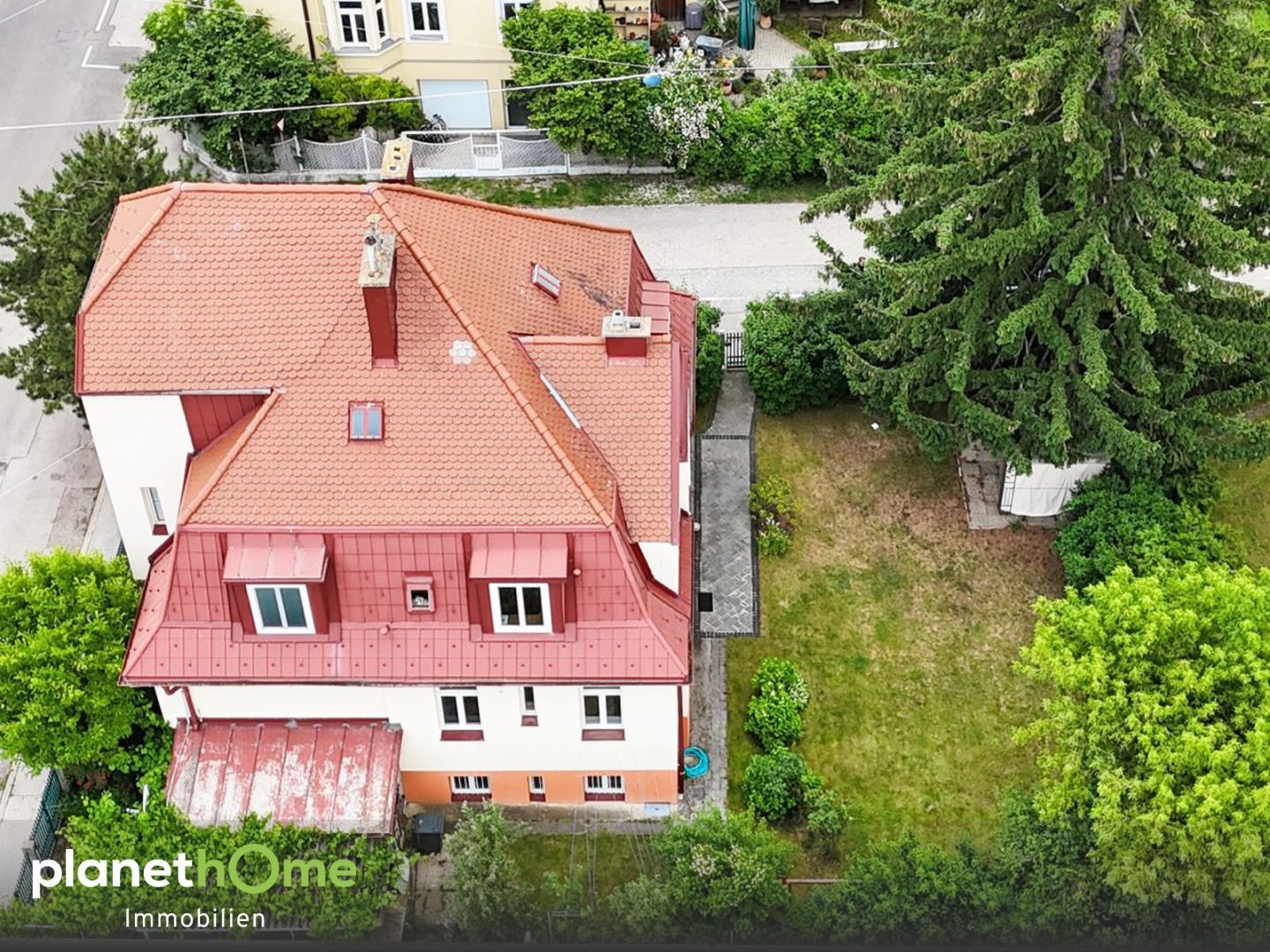 Zweifamilienvilla - fast wie ein eigenes Haus