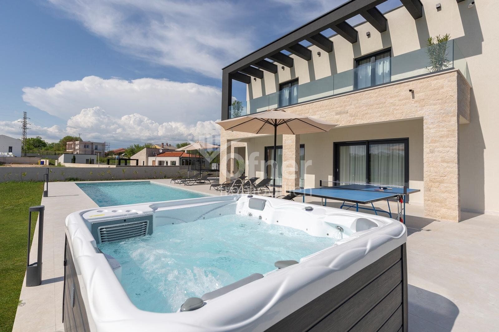 Istrien - moderne Villa mit Swimmingpool und Tennisplatz - View 5