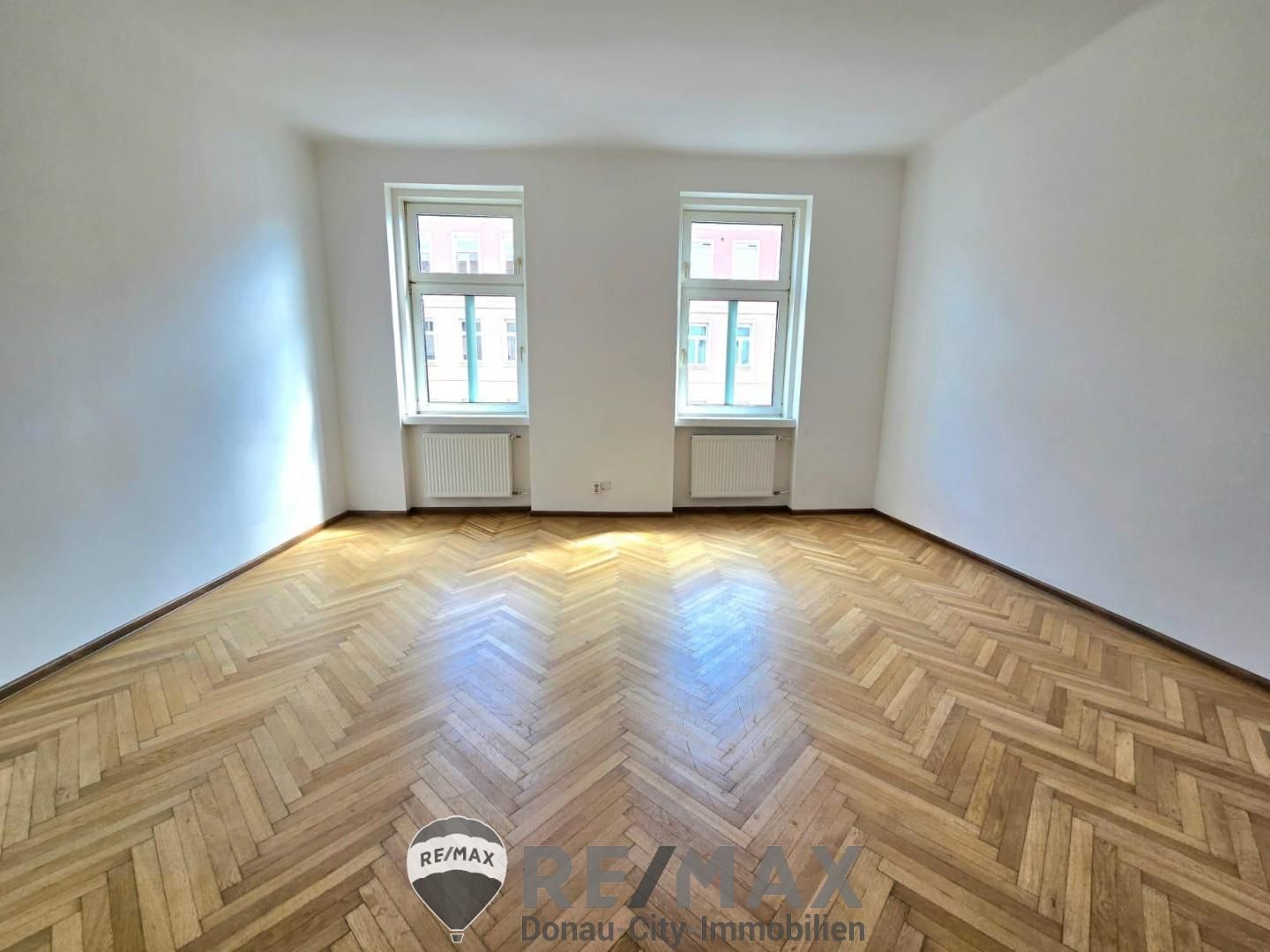 Stilvolles Wohnen in einem klassischen Altbau - nur 4 Minuten bis zur U1!