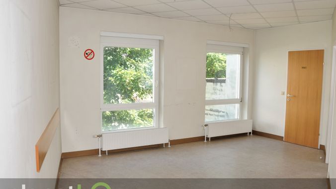 7725 Aufenthaltsbereich vor Küche.jpg
